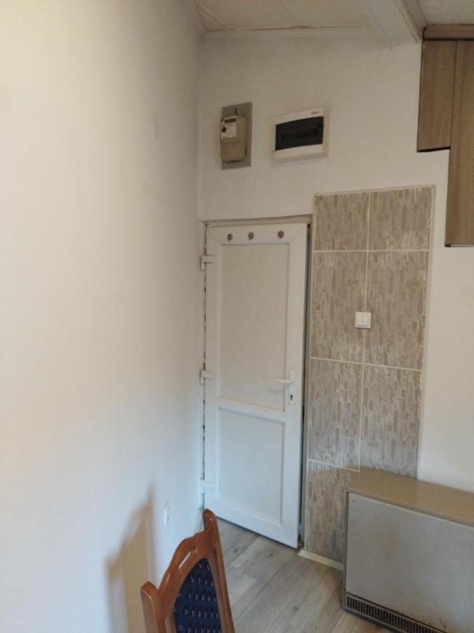 Small Apartment Private Bathroom Strong Wi-Fi Белград Екстериор снимка